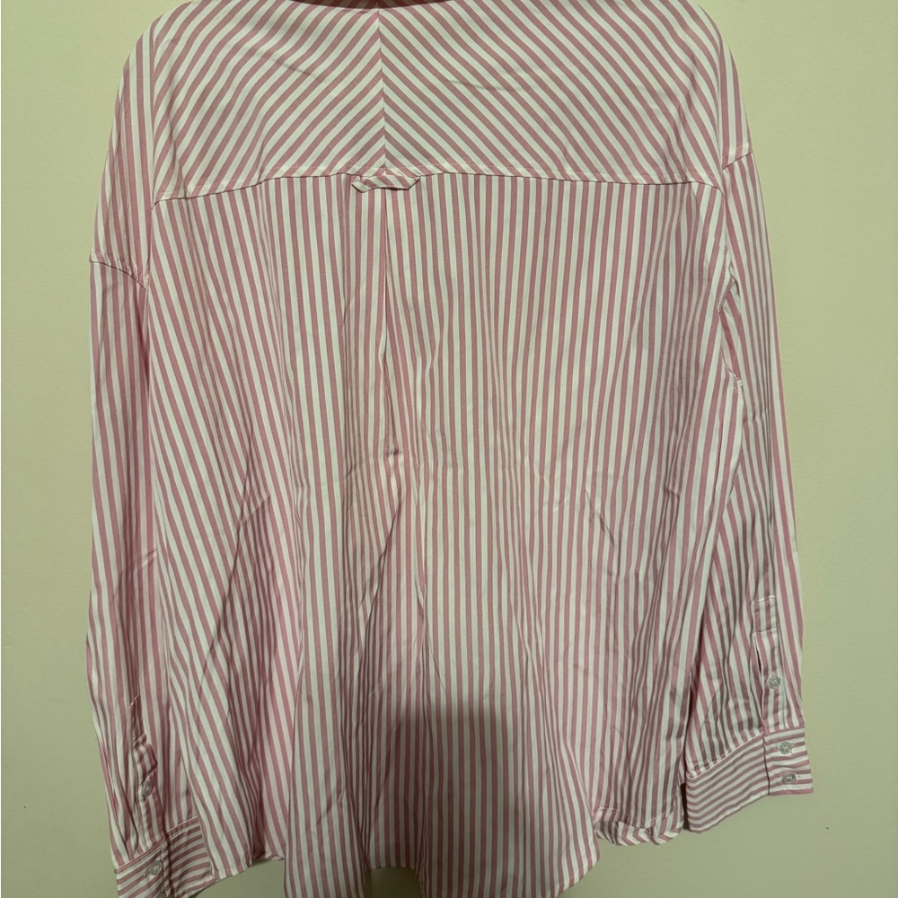 Easel button down top - Picture 2 of 4